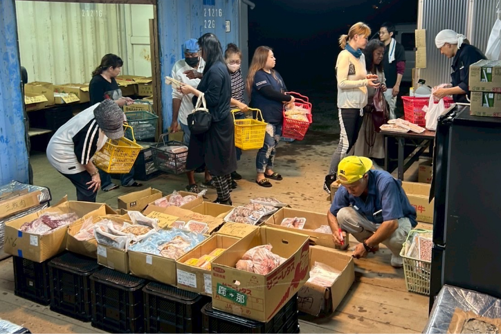 お肉バーゲンの様子（イラスト1）